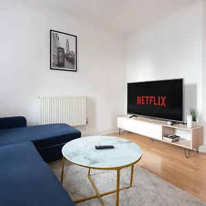 Unique Center With Free Parking Apartment